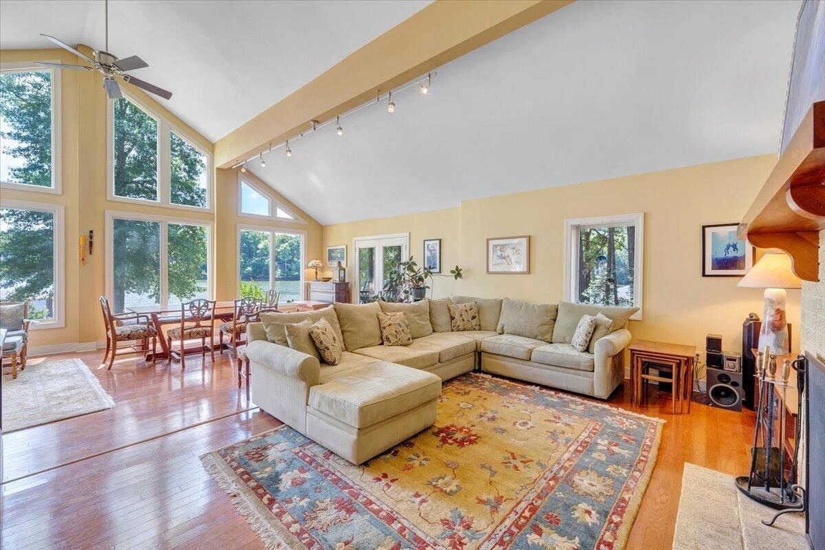 139 Clement DR - Photo 5