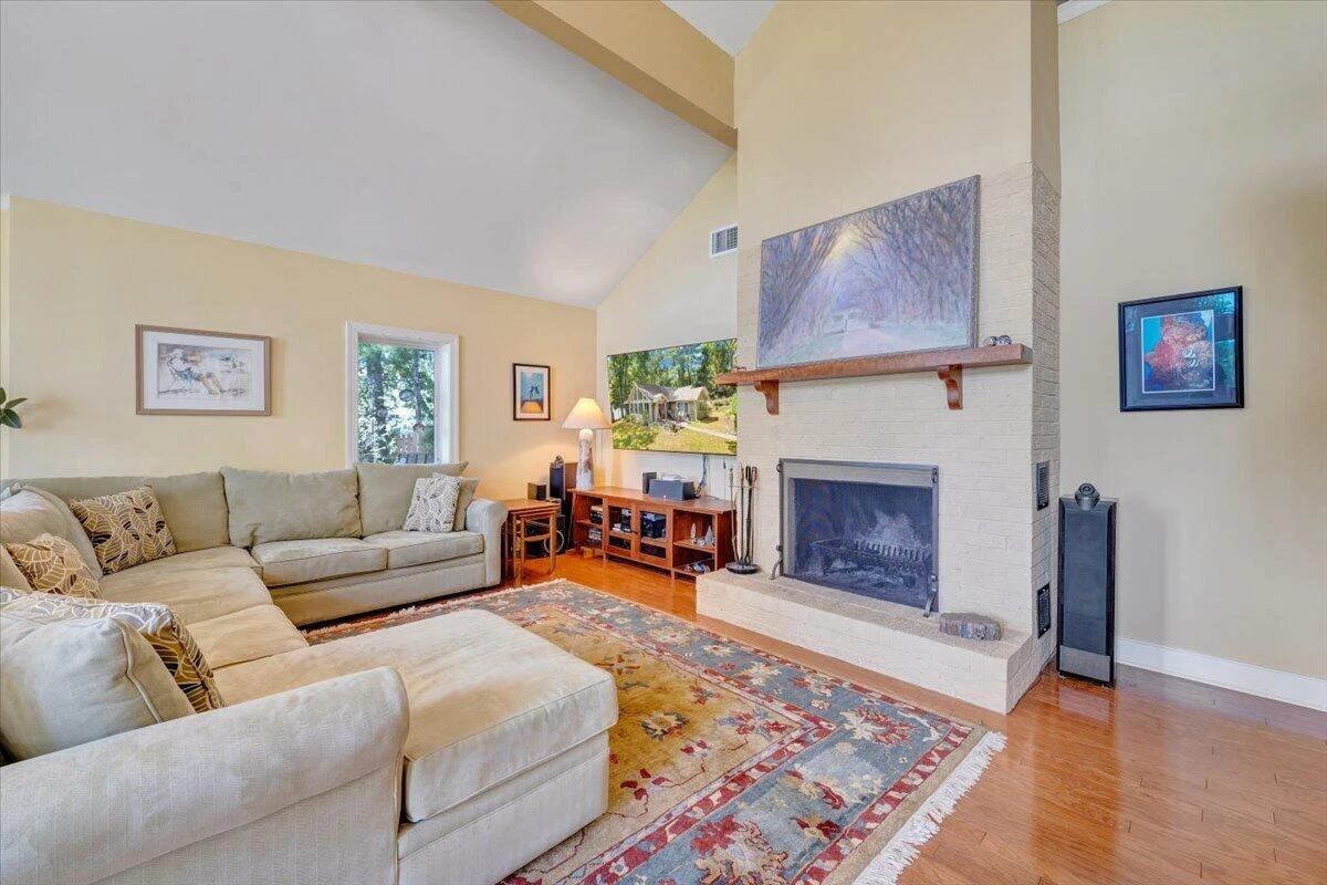 139 Clement DR - Photo 6