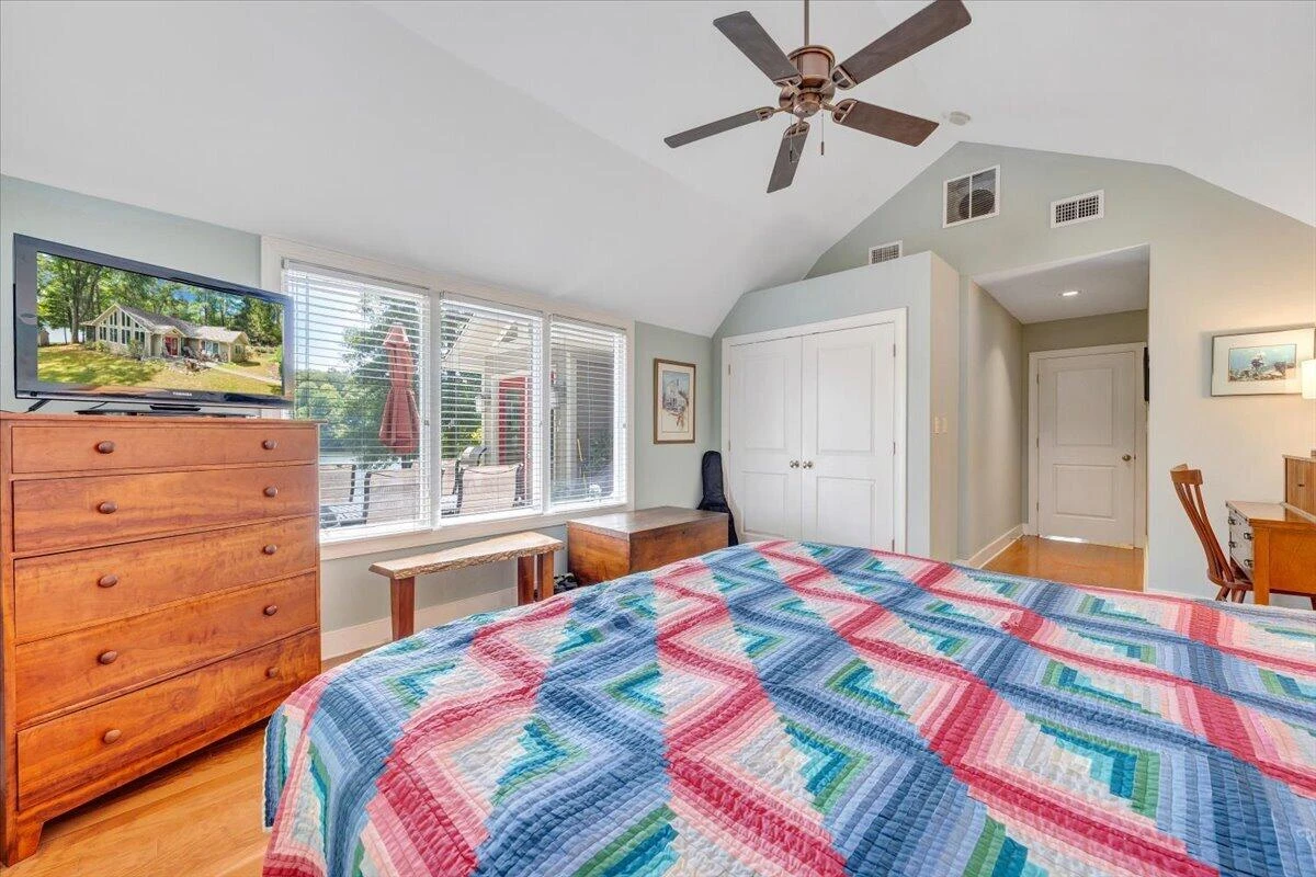 139 Clement DR - Photo 14