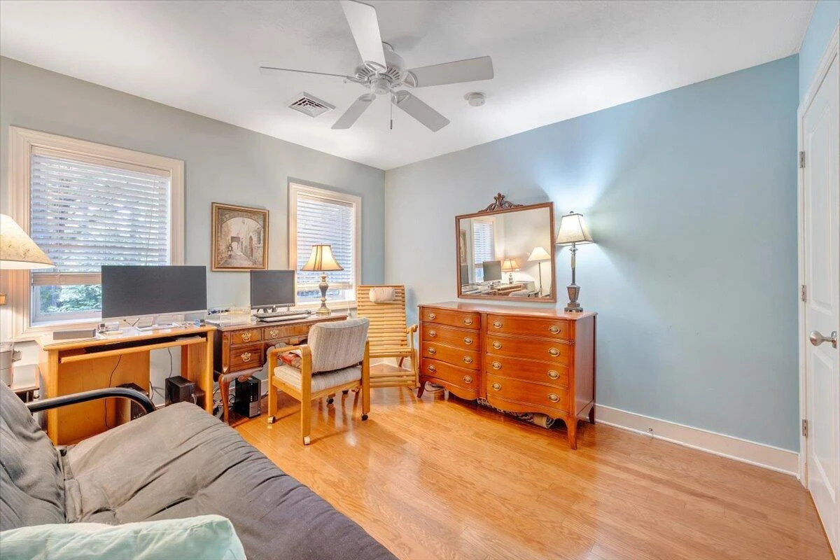 139 Clement DR - Photo 18