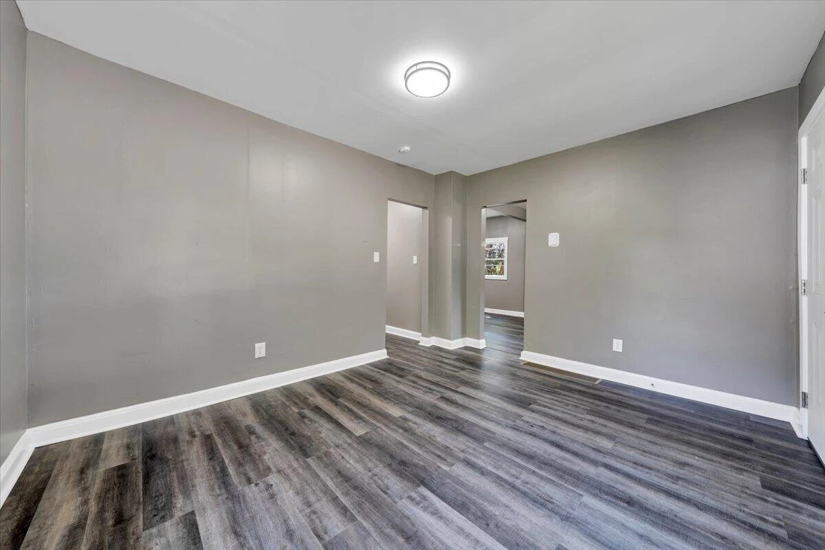 324 10th ST - Photo 4