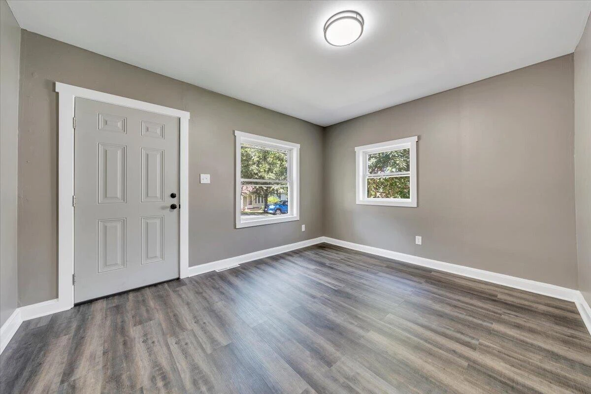 324 10th ST - Photo 6