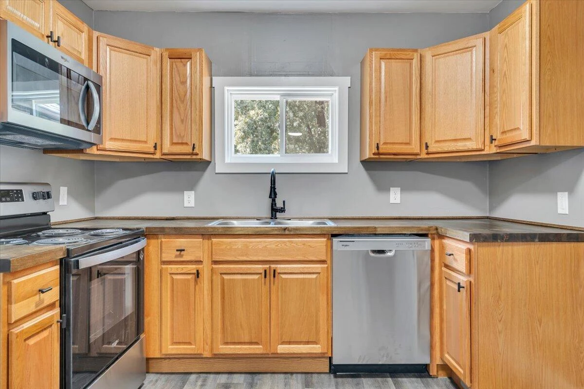 324 10th ST - Photo 8