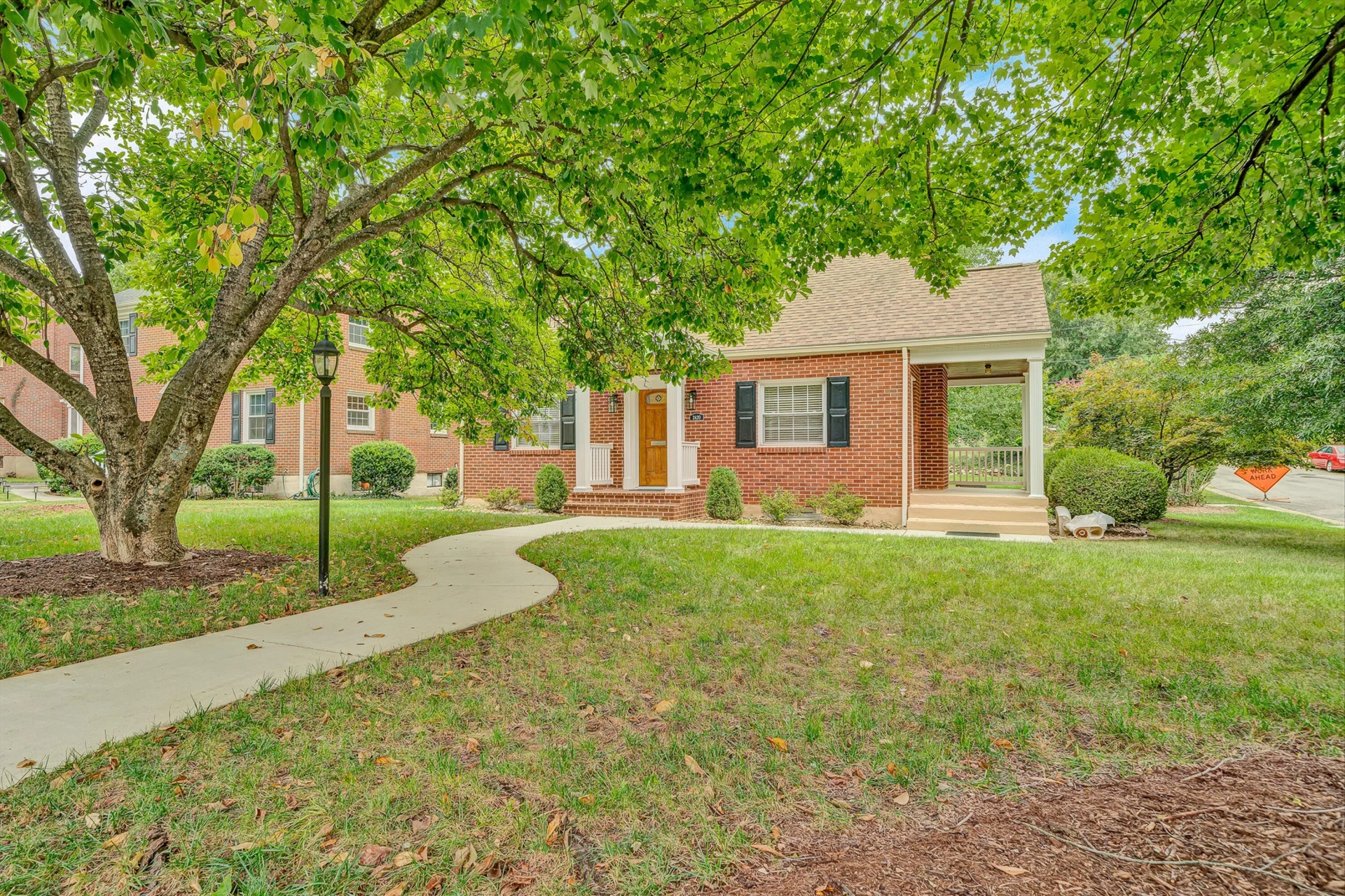 2420 Fairway DR SW - Photo 2