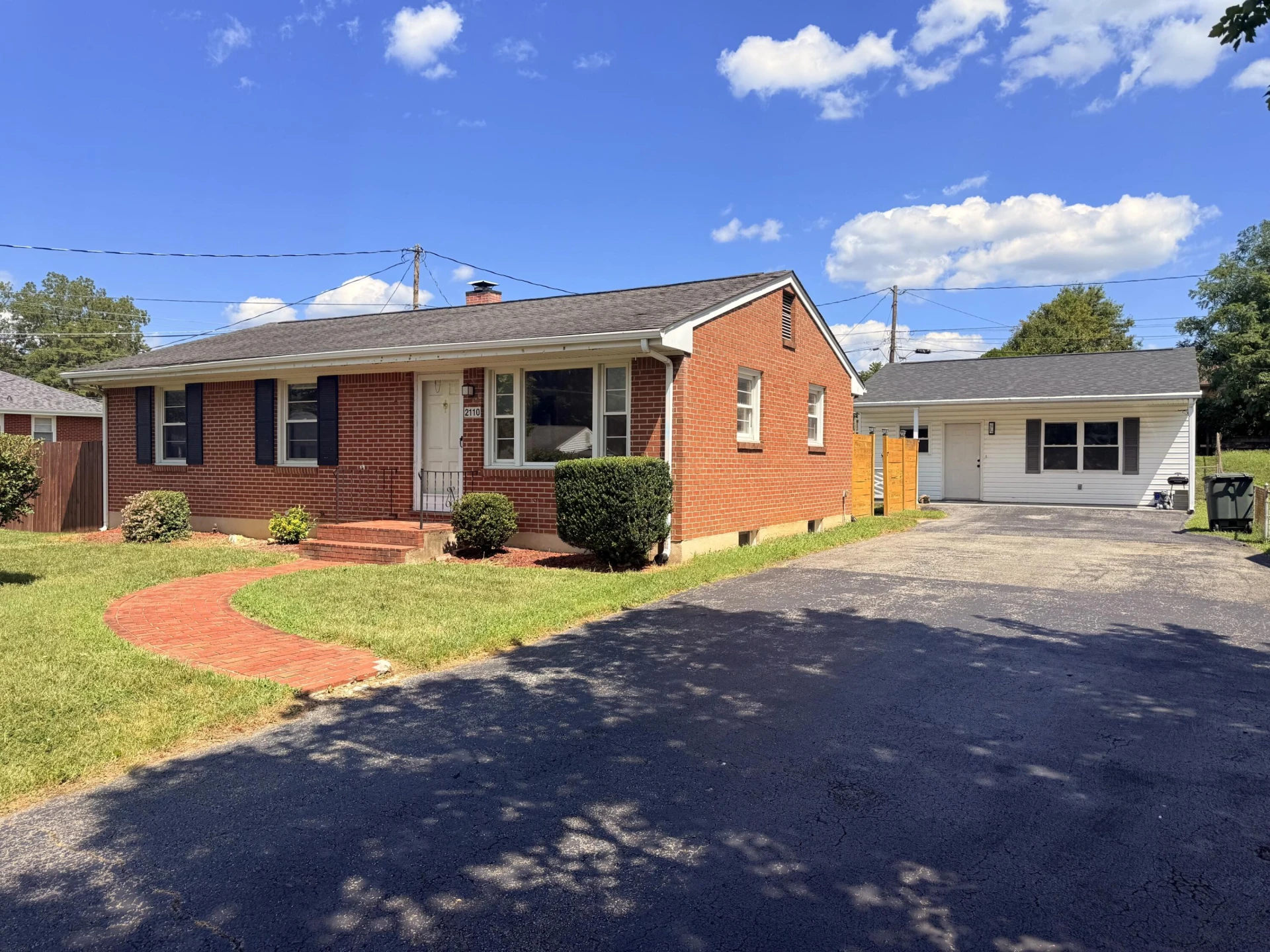 2110 Ellison AVE