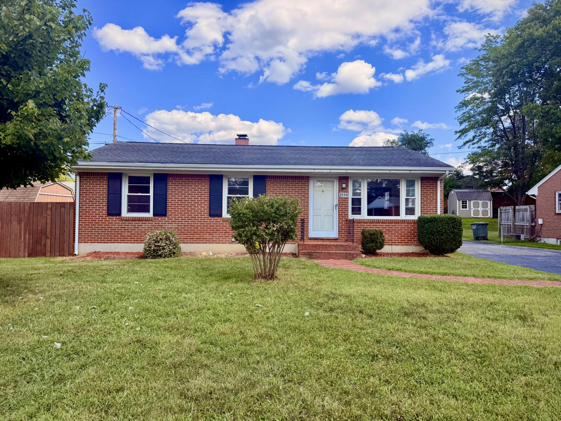 2110 Ellison AVE - Photo 2