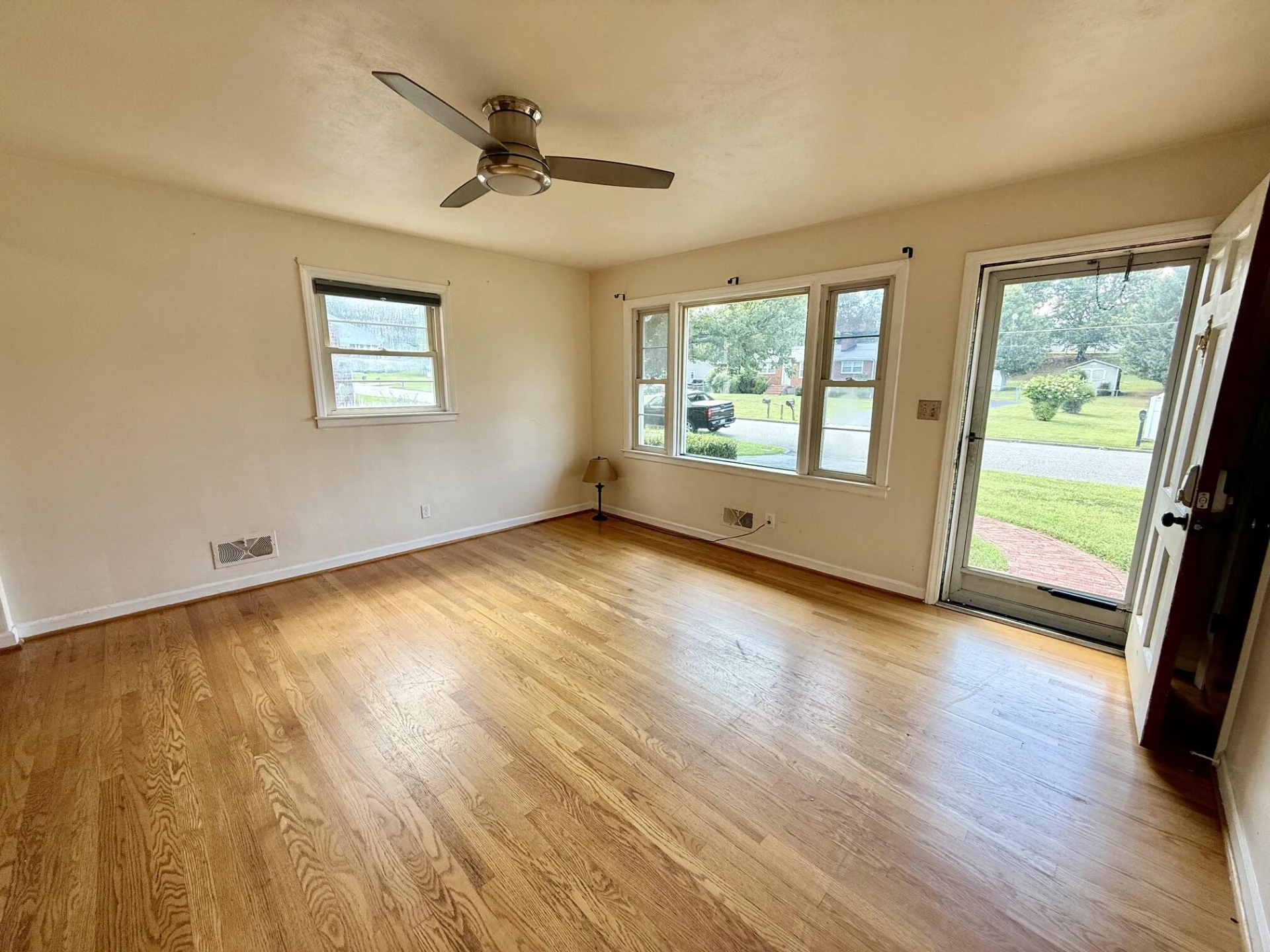 2110 Ellison AVE - Photo 7