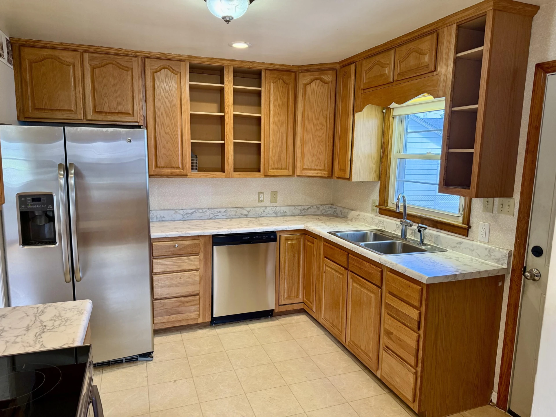 2110 Ellison AVE - Photo 11