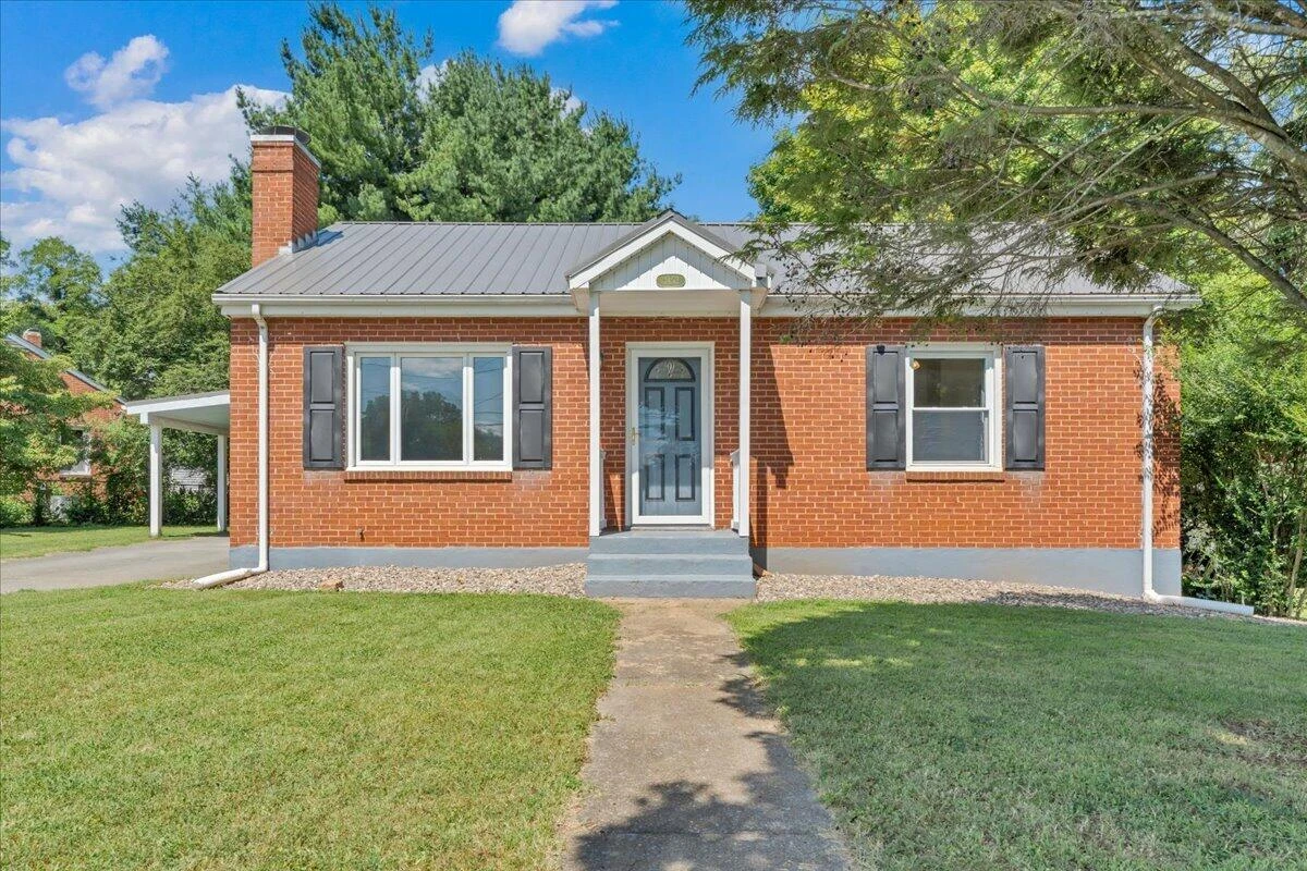 3452 Oaklawn AVE NW - Photo 2