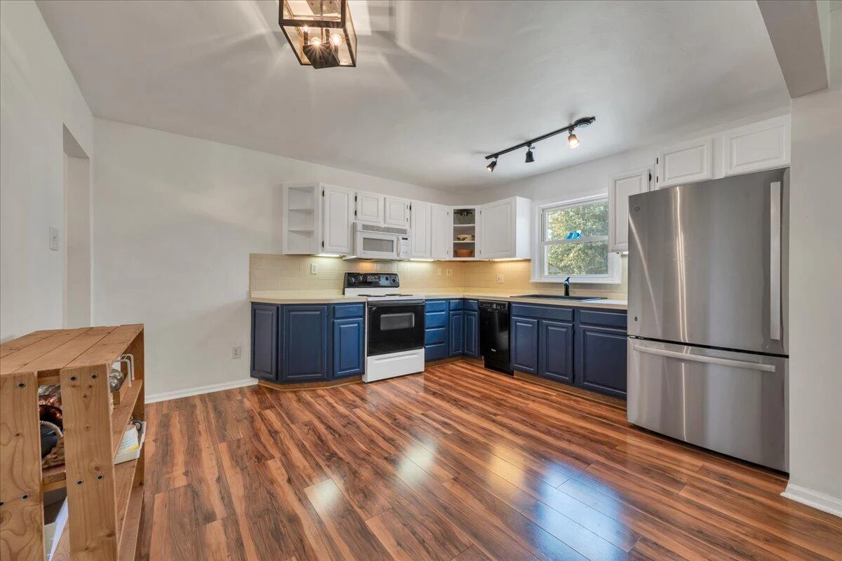 3452 Oaklawn AVE NW - Photo 5