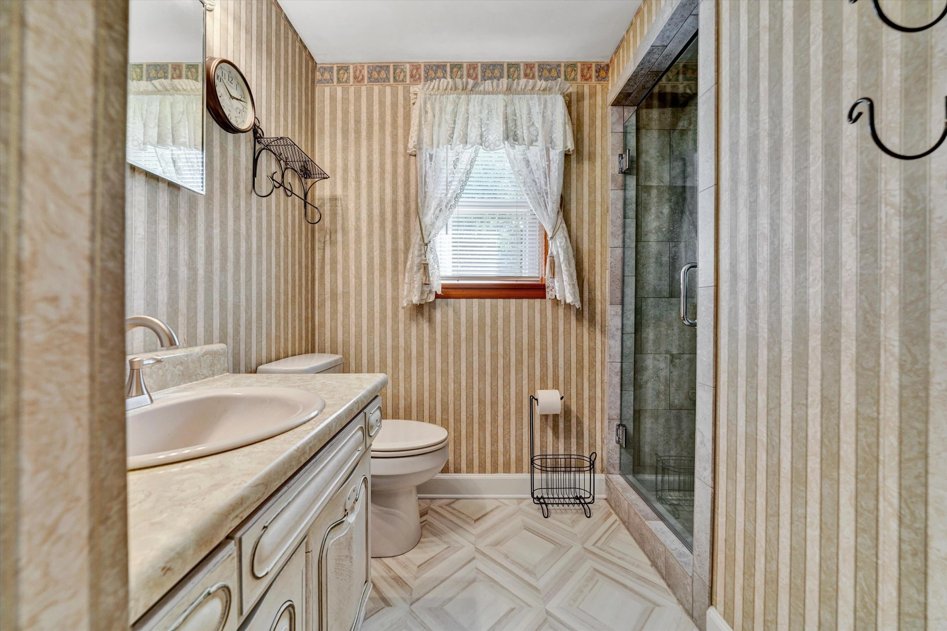 2449 Kingston RD NW - Photo 10