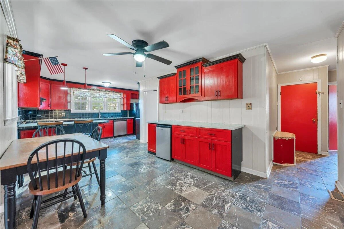 8357 Snow Creek RD - Photo 15