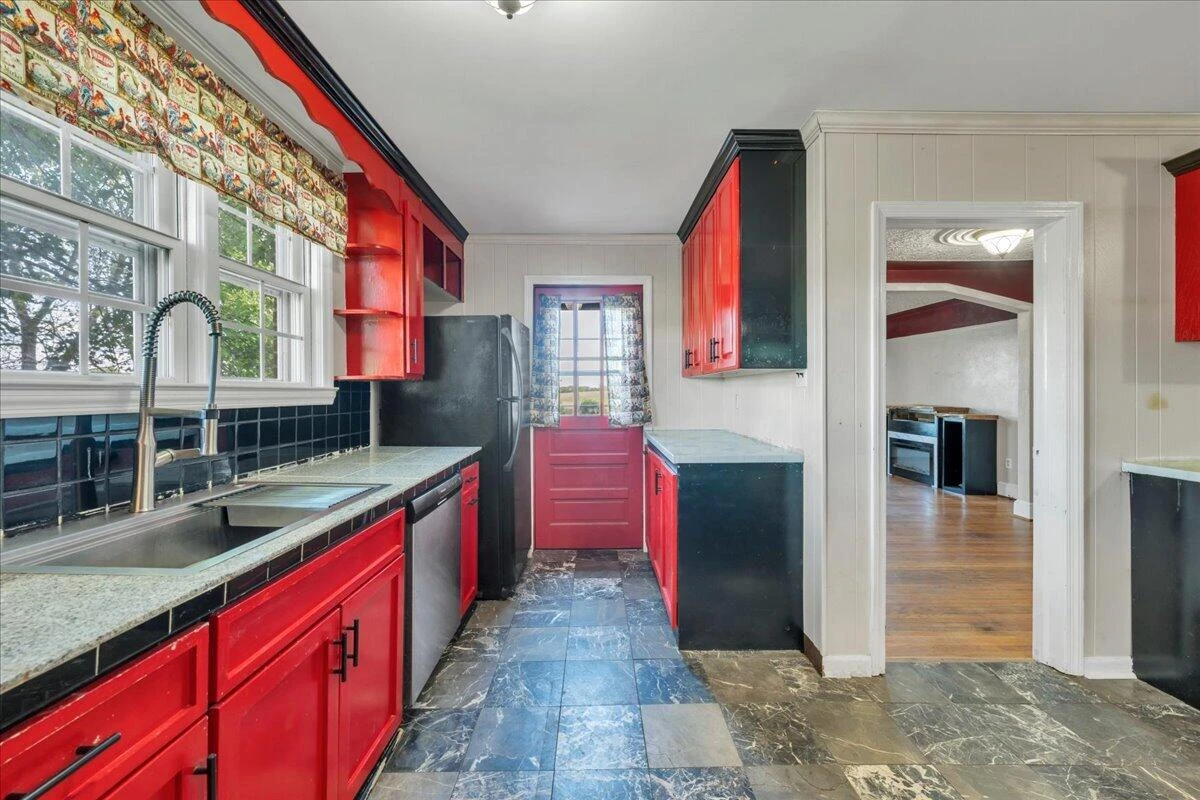 8357 Snow Creek RD - Photo 18