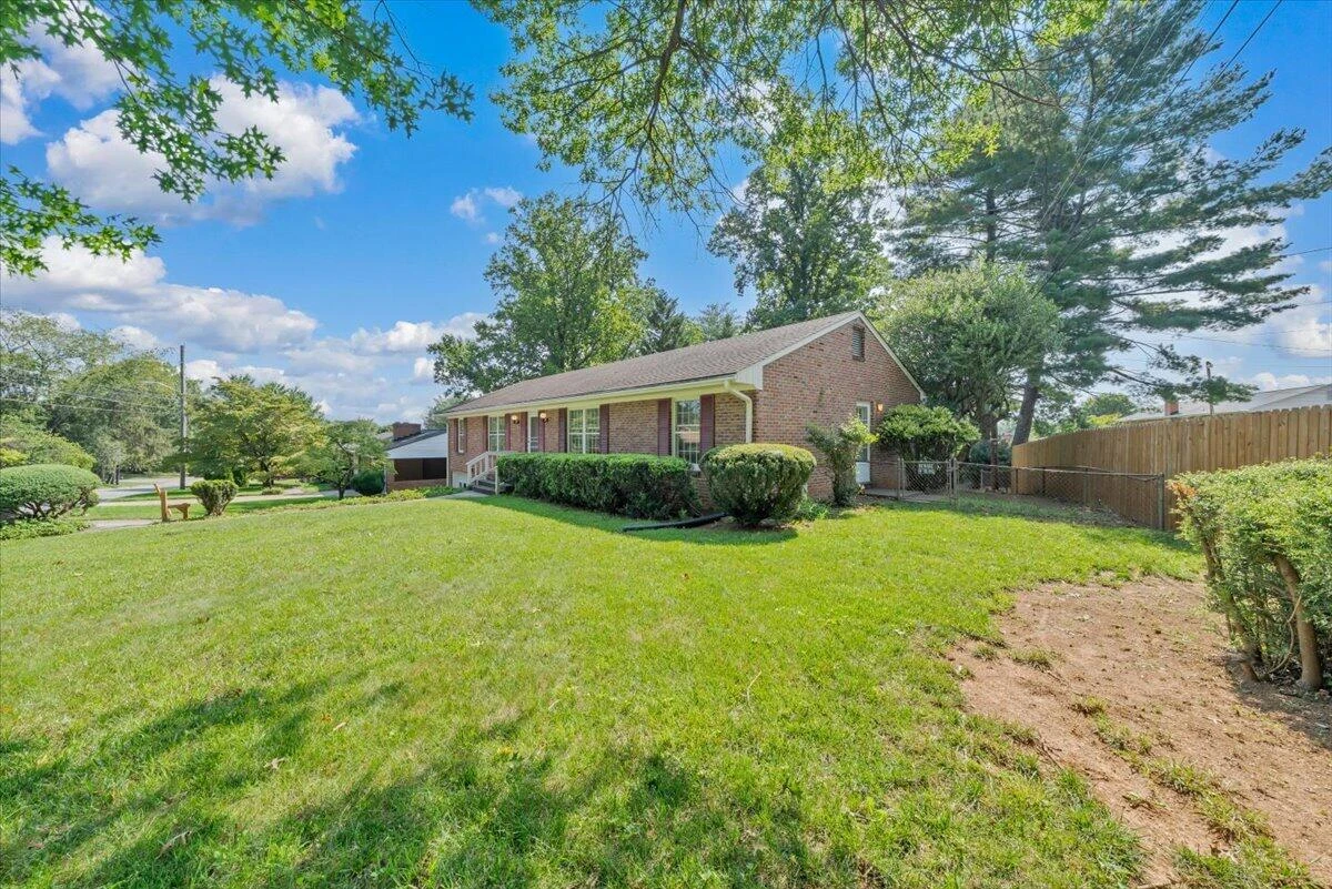 5460 Stoneybrook DR - Photo 4