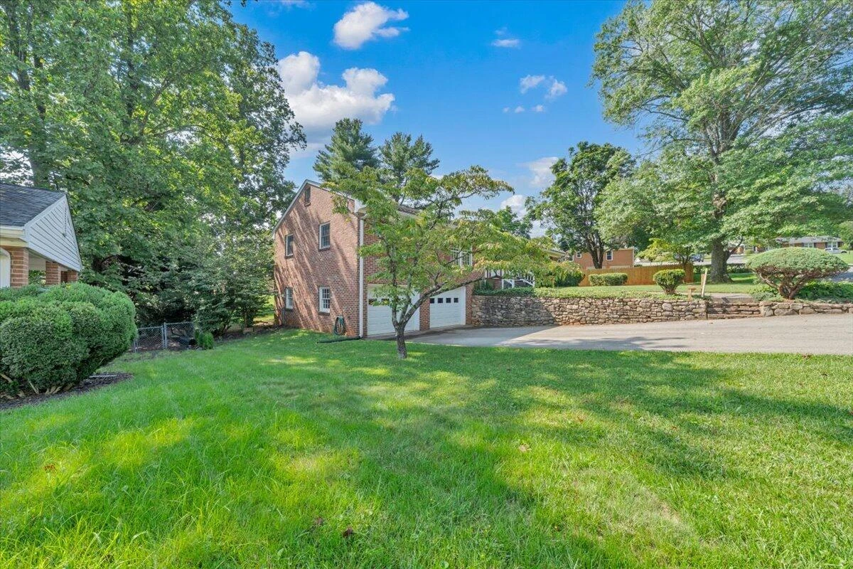 5460 Stoneybrook DR - Photo 6