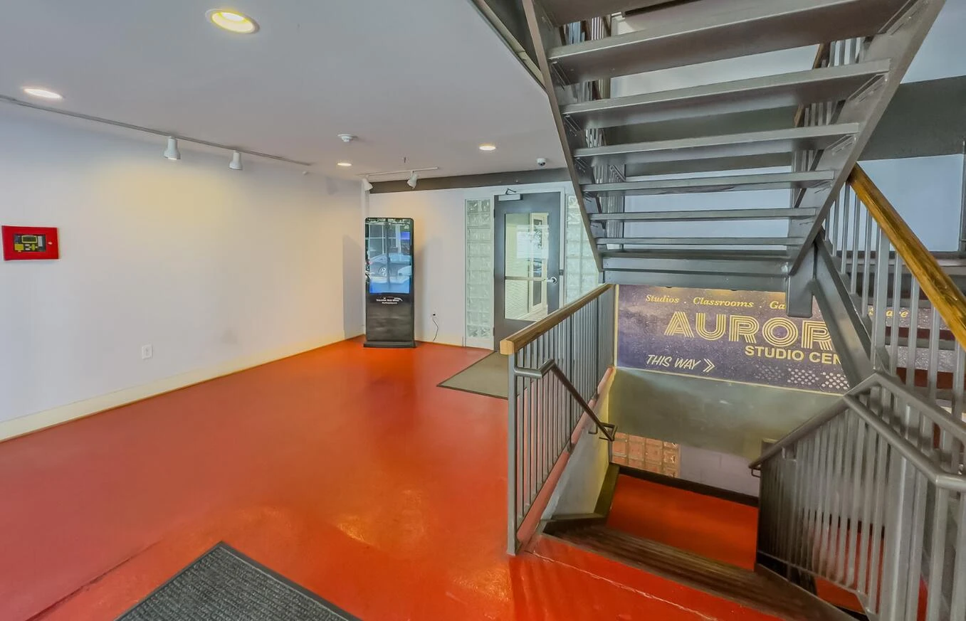 110 Campbell AVE SW - Photo 6