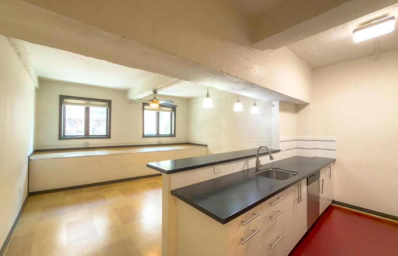 110 Campbell AVE SW - Photo 16