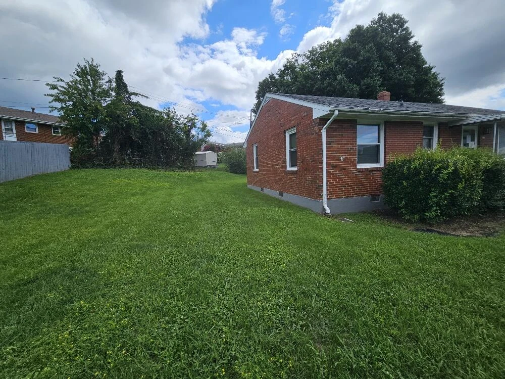1601 Cove RD NW - Photo 3