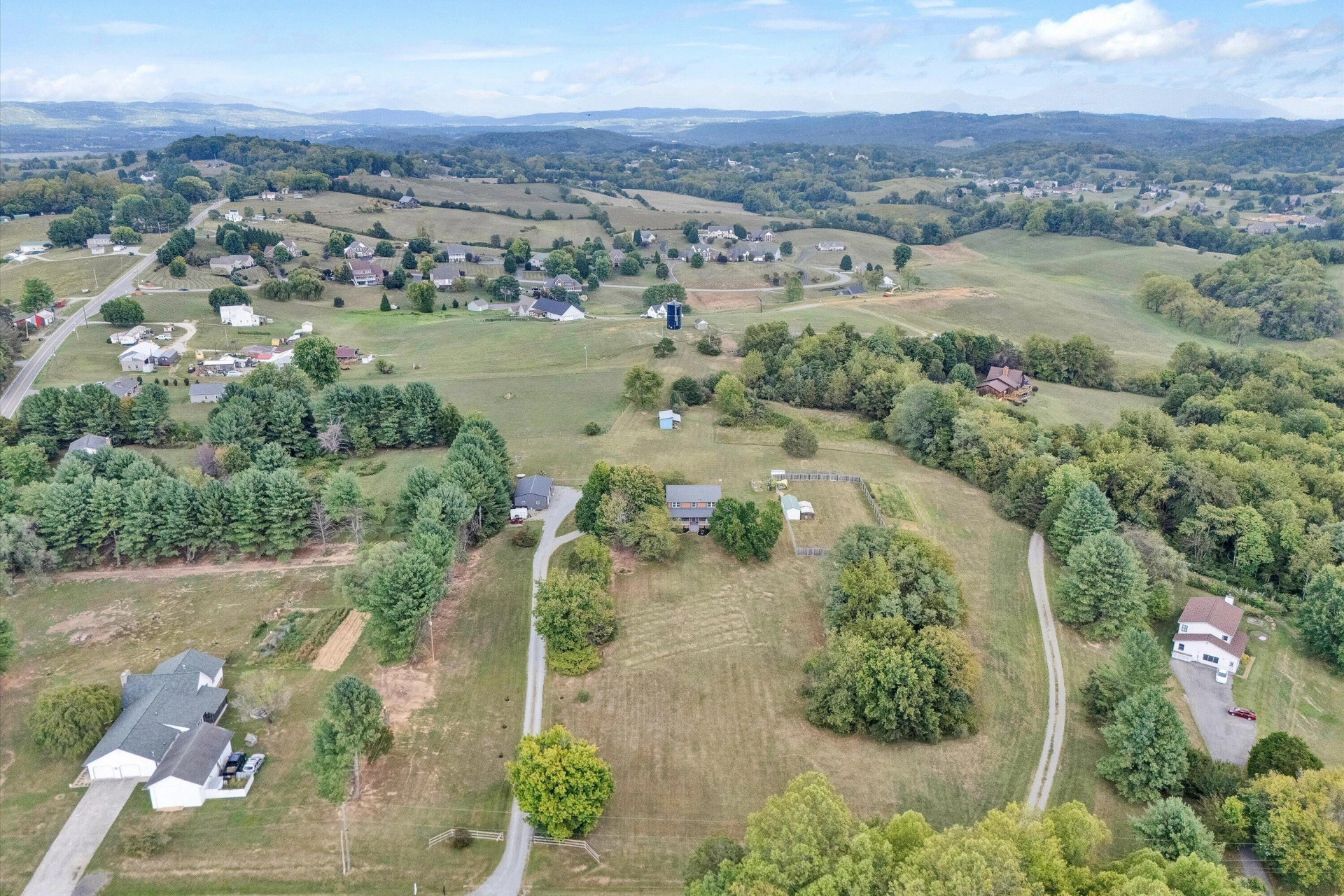 65 Hill DR - Photo 2