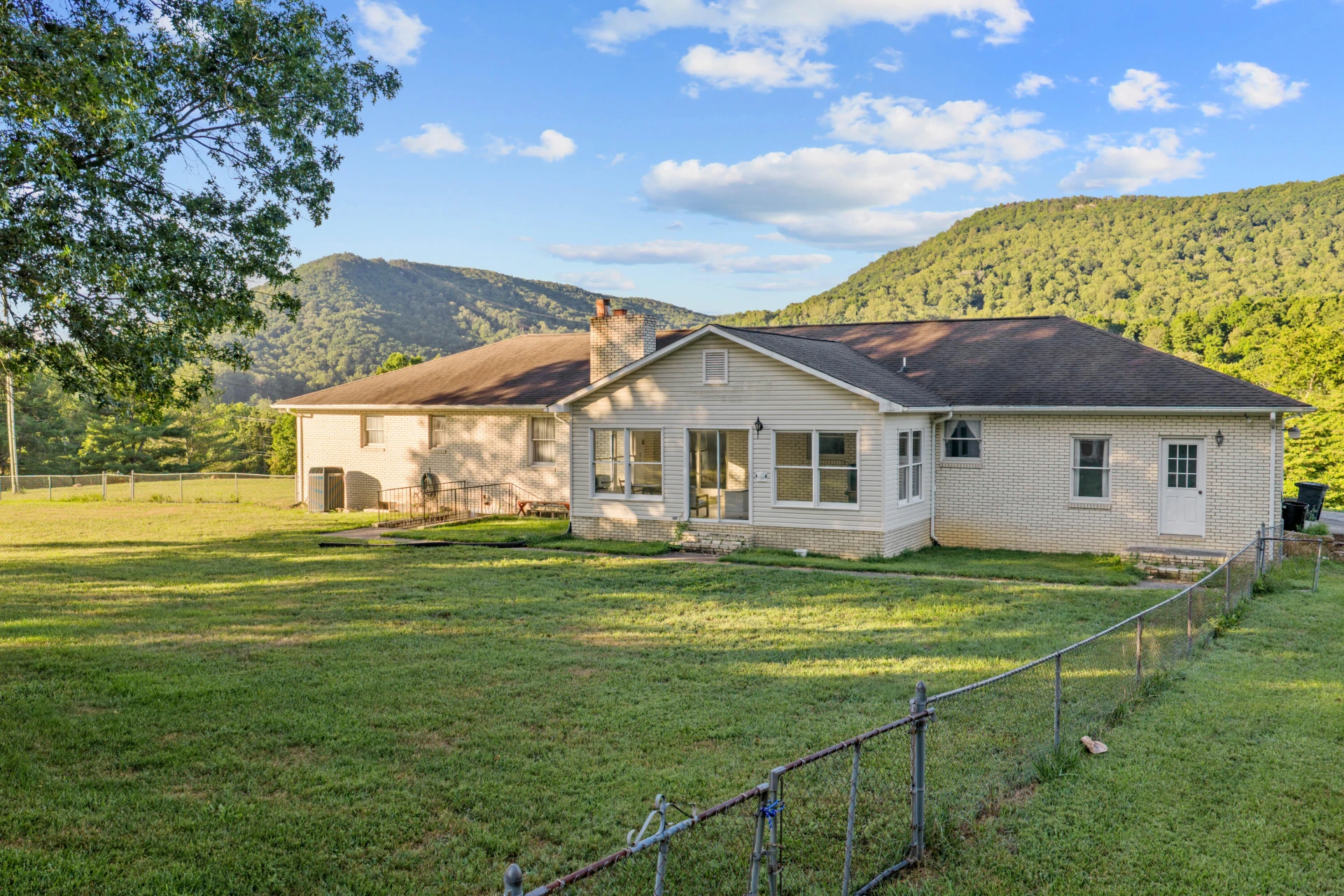 2812 Catawba RD - Photo 6