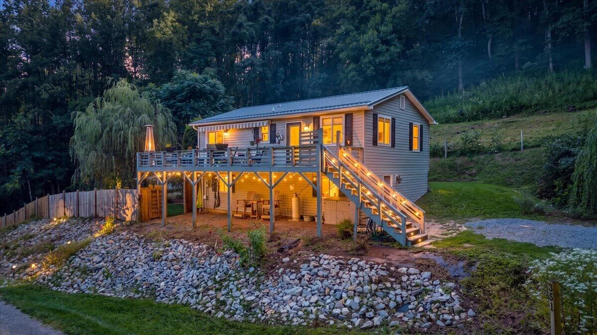 351 Meadow Branch RD