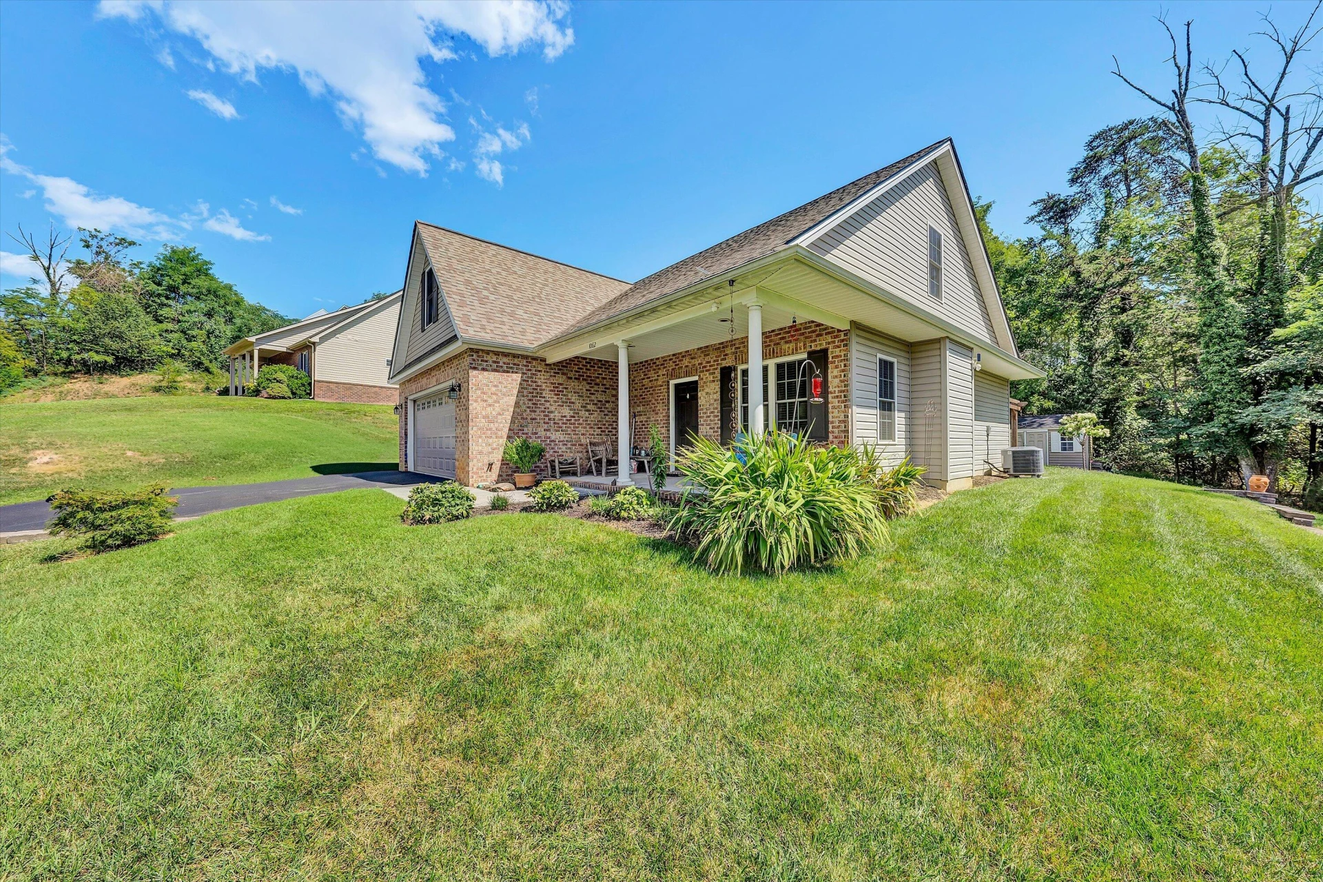 1062 N Mill RD - Photo 2