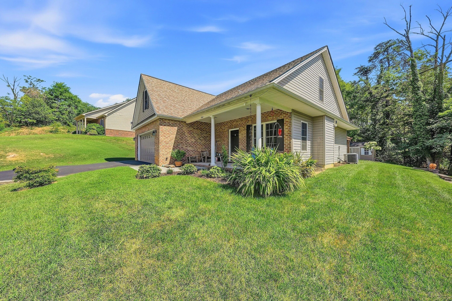 1062 N Mill RD - Photo 3