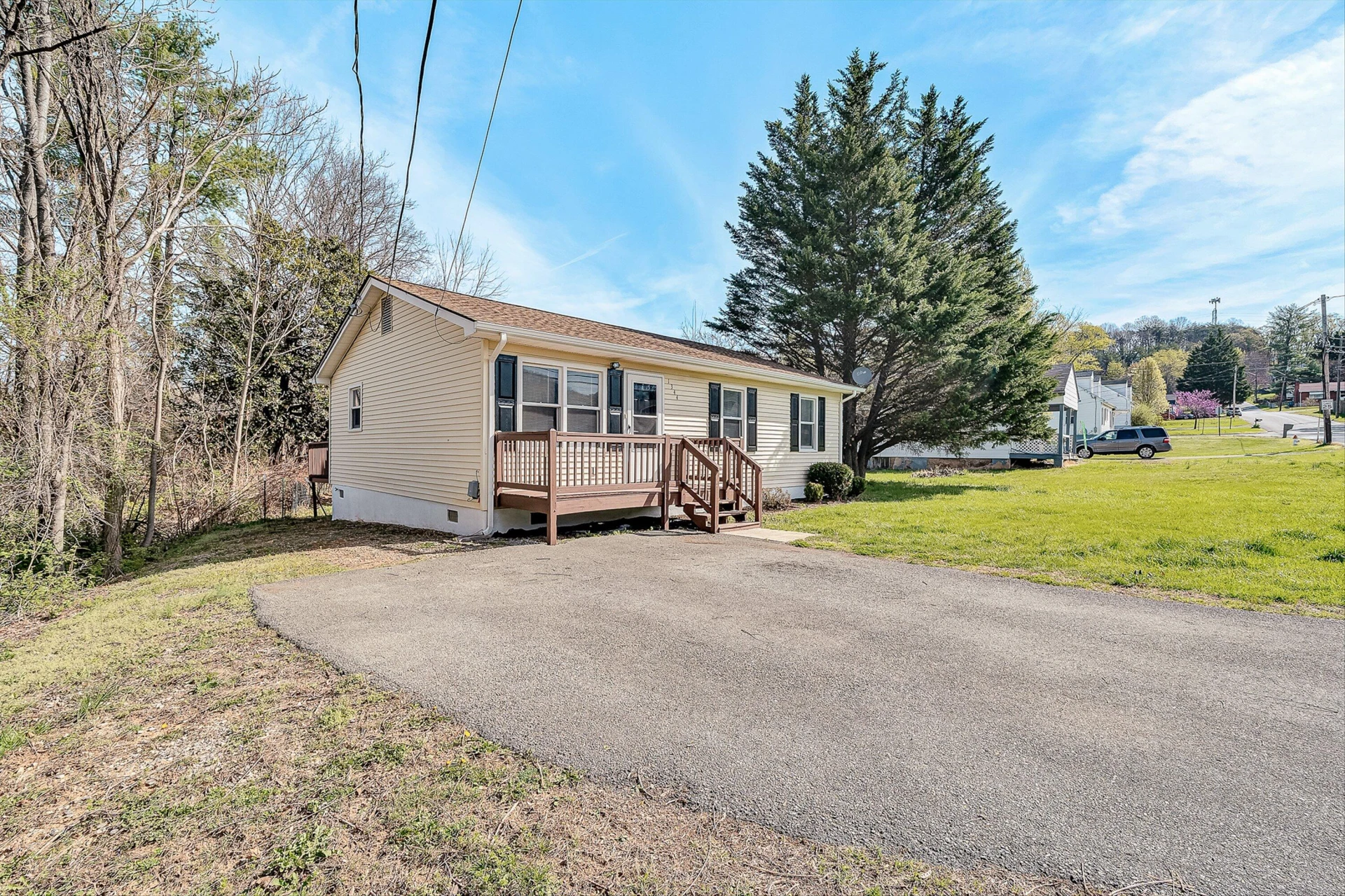 1344 Mabry AVE SE - Photo 2