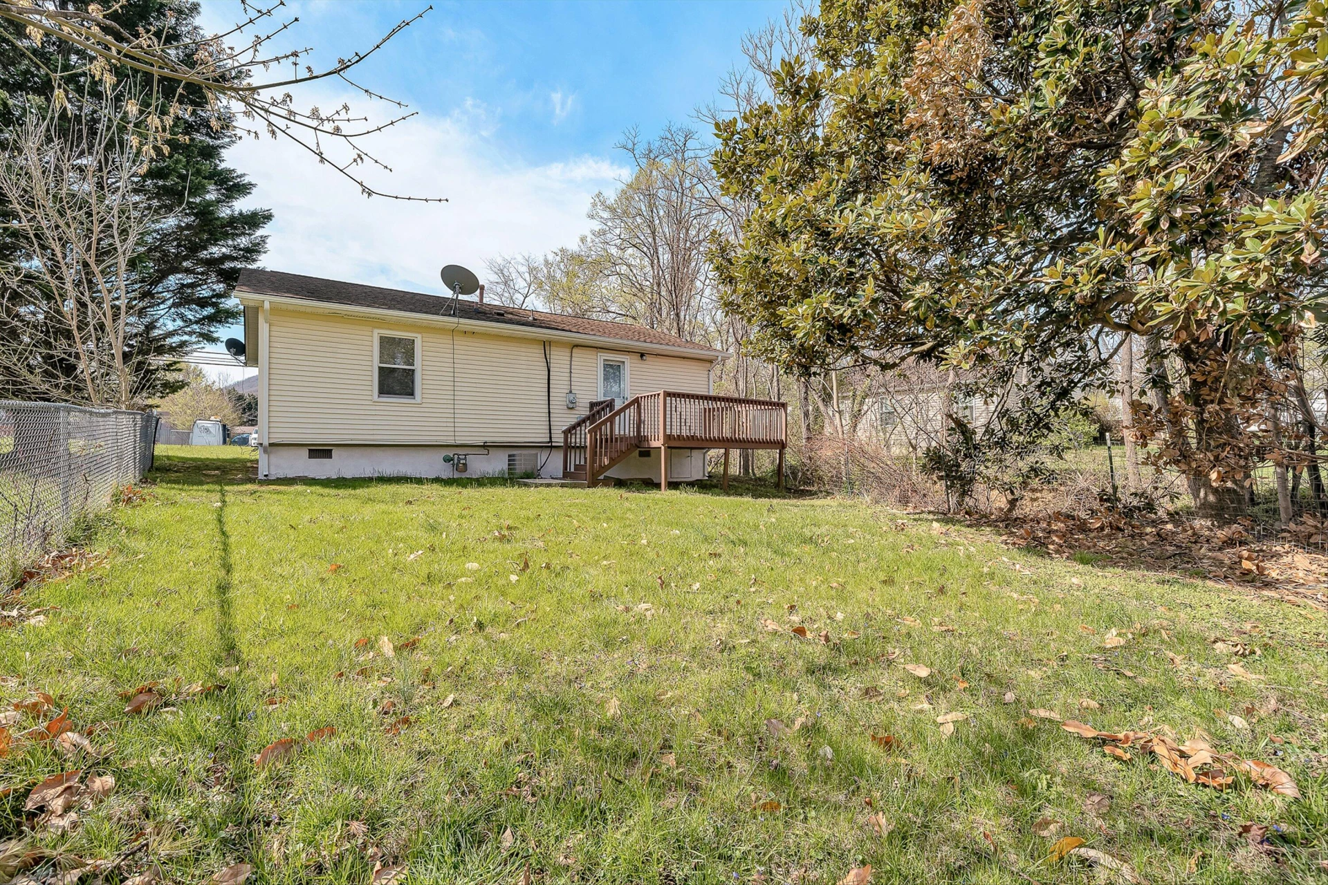 1344 Mabry AVE SE - Photo 6