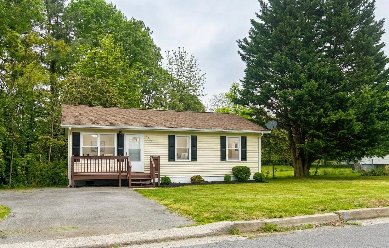 1344 Mabry AVE SE - Photo 9