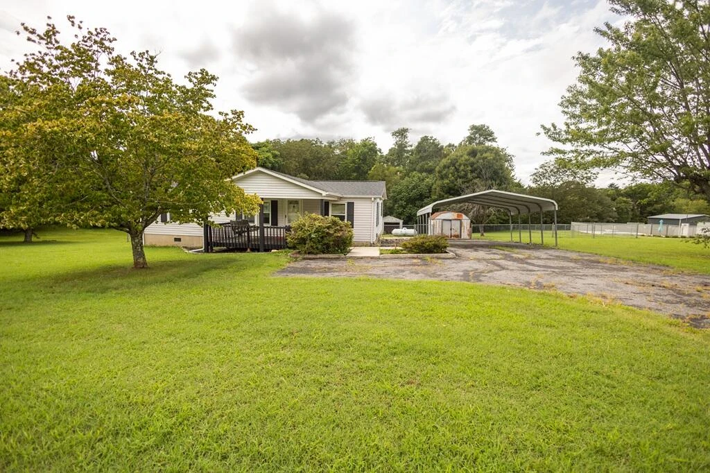 422 Axton RD