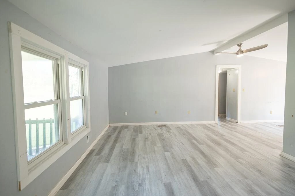 422 Axton RD - Photo 5