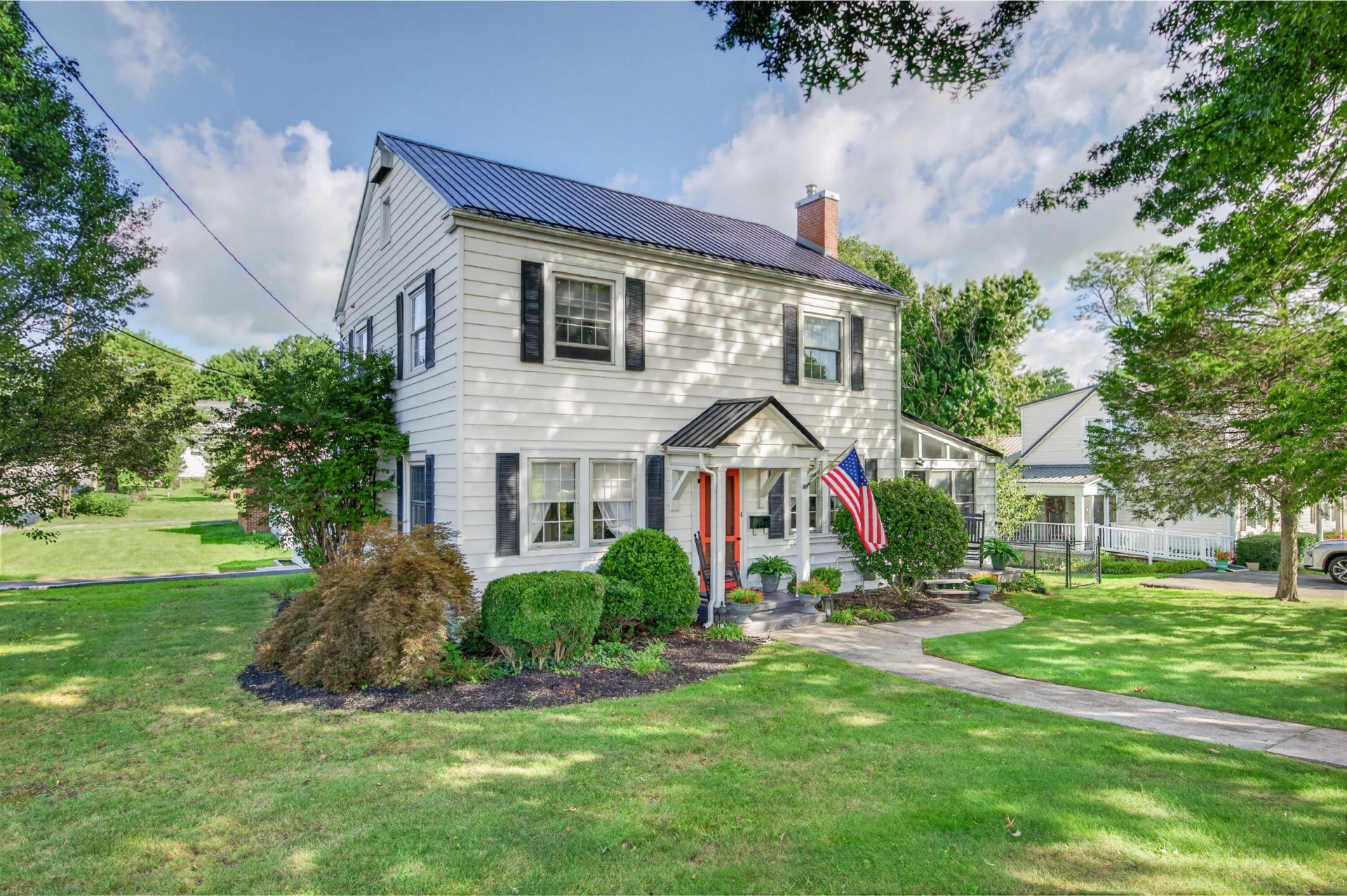 690 W Washington ST - Photo 3