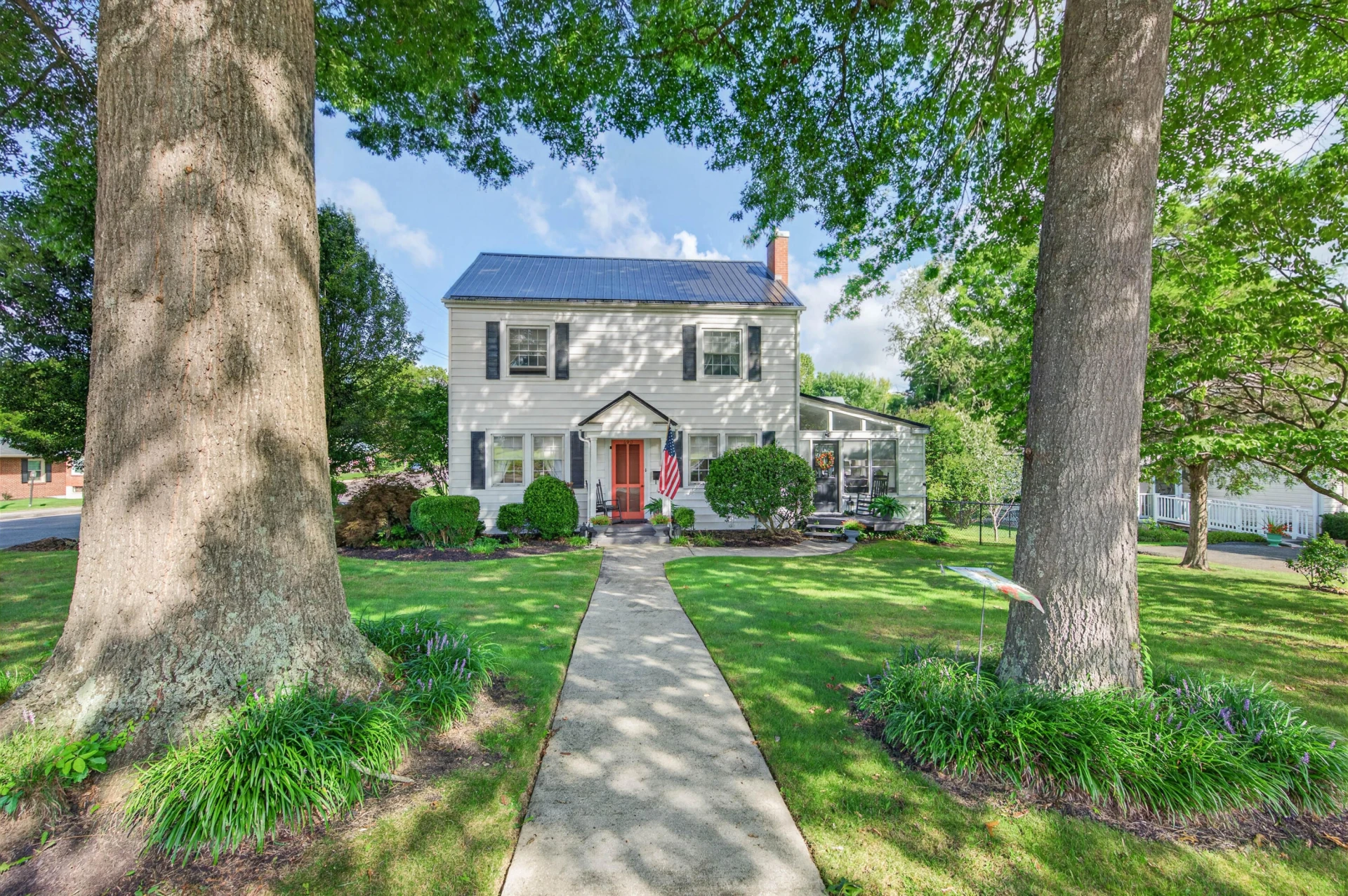 690 W Washington ST - Photo 4