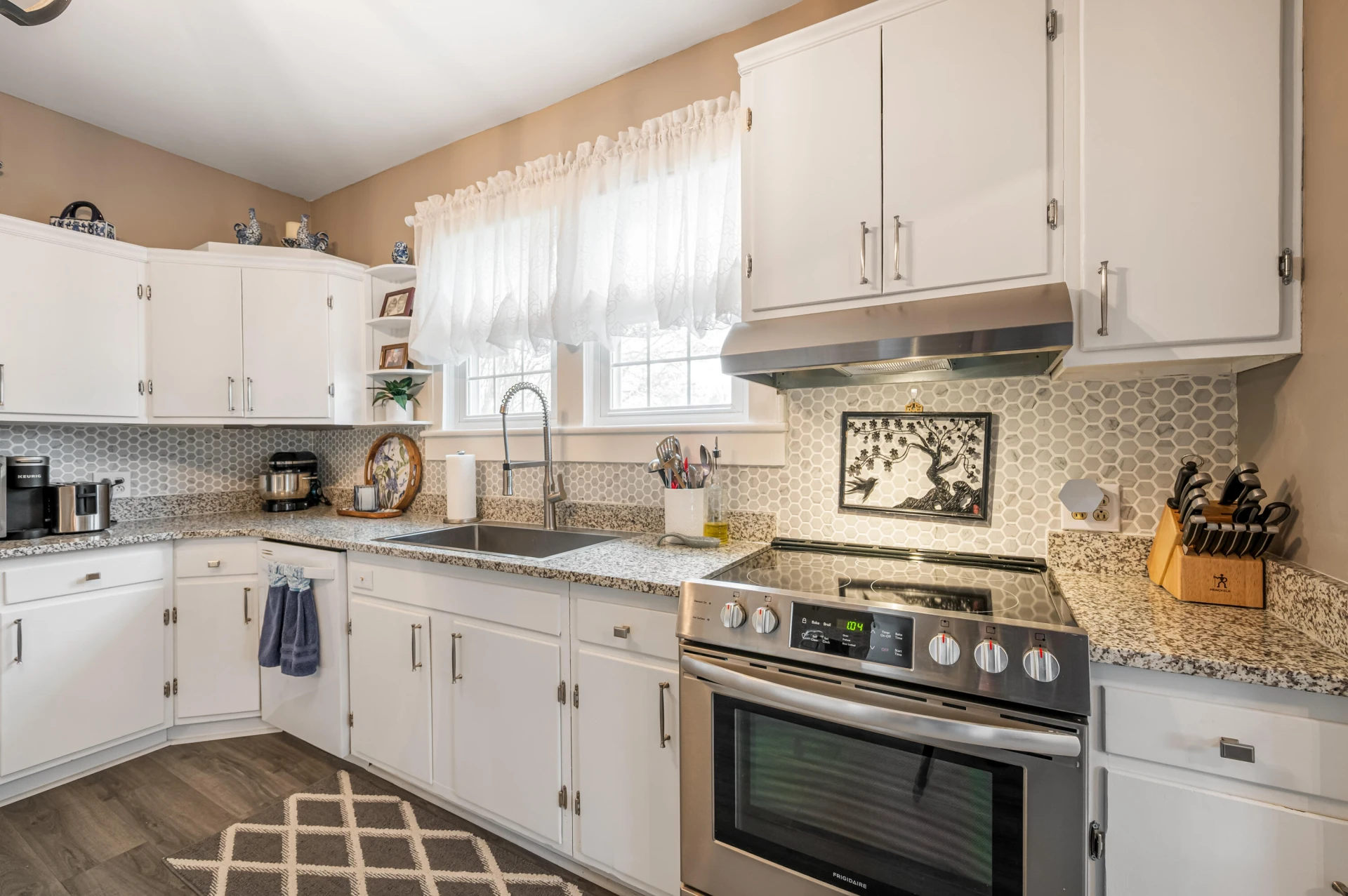 690 W Washington ST - Photo 21