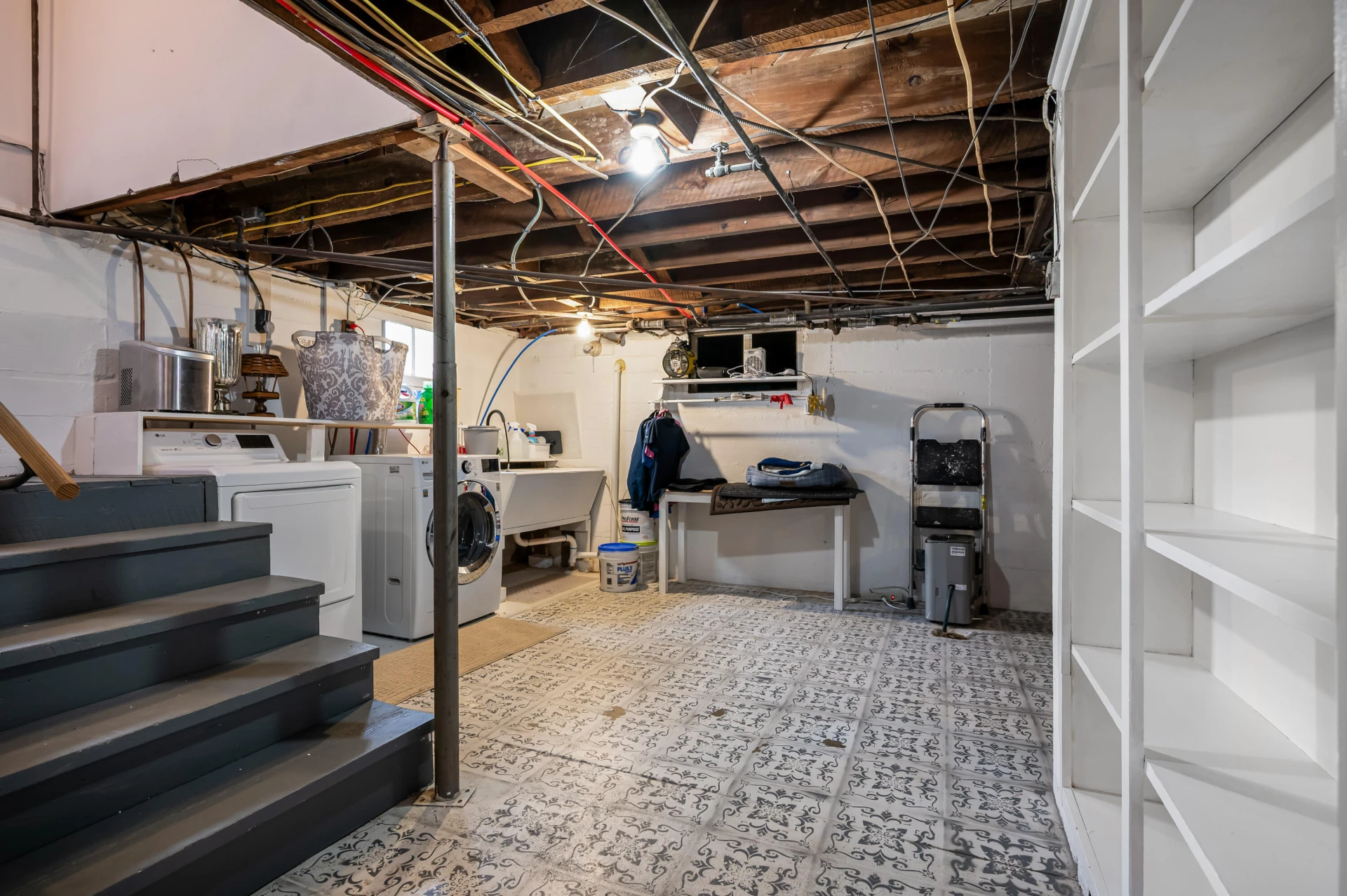 690 W Washington ST - Photo 33