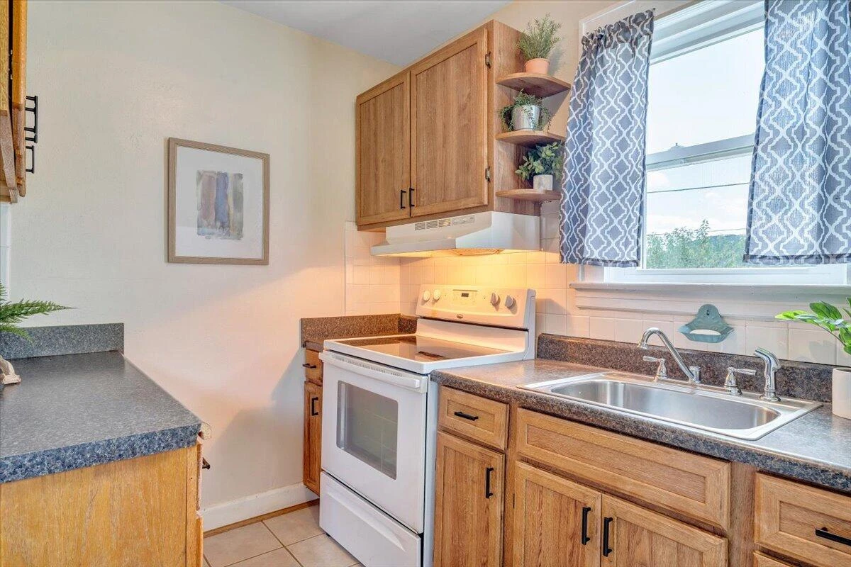 1431 Cedar ST SE - Photo 18