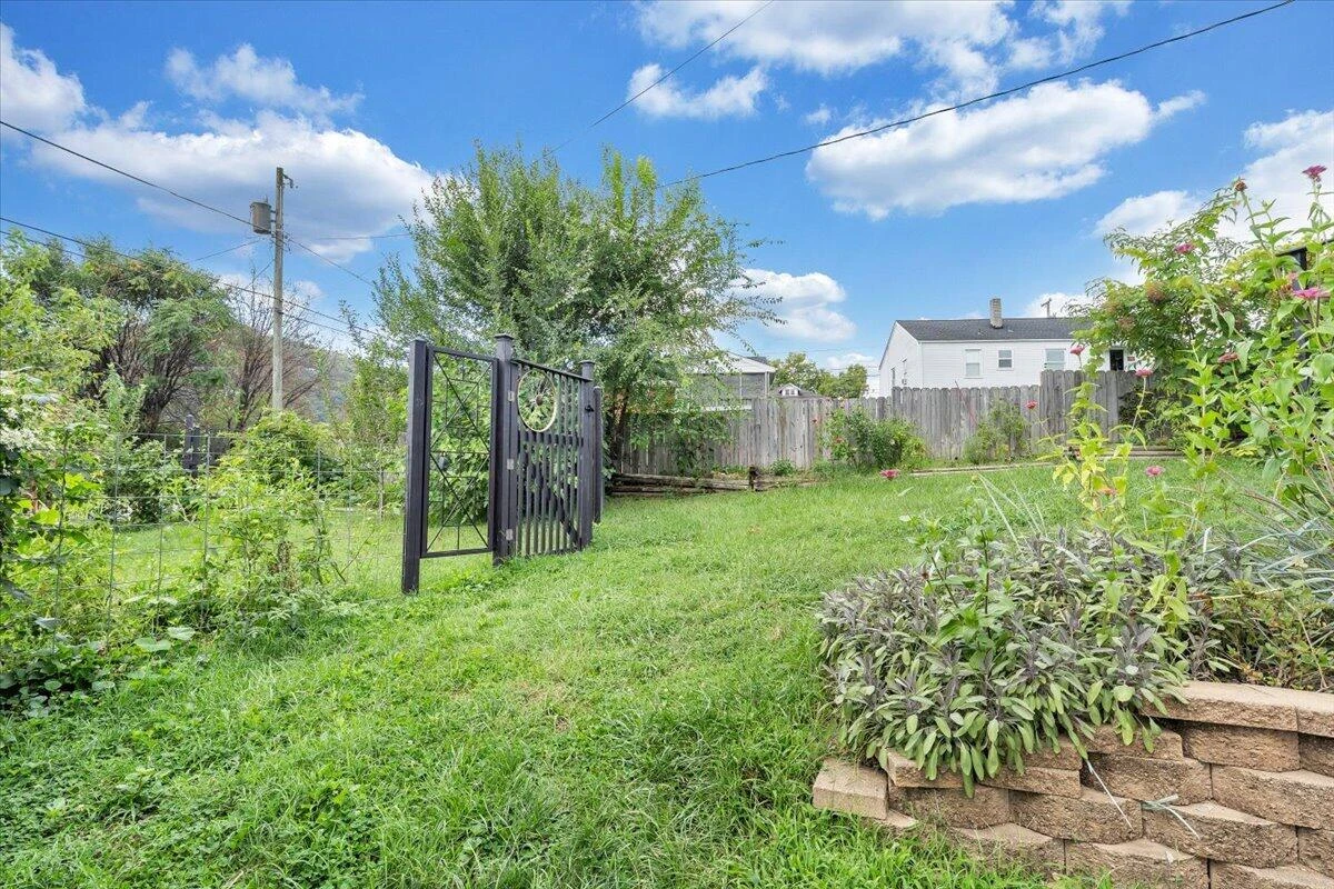 1431 Cedar ST SE - Photo 35