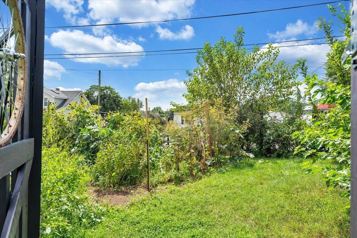 1431 Cedar ST SE - Photo 37