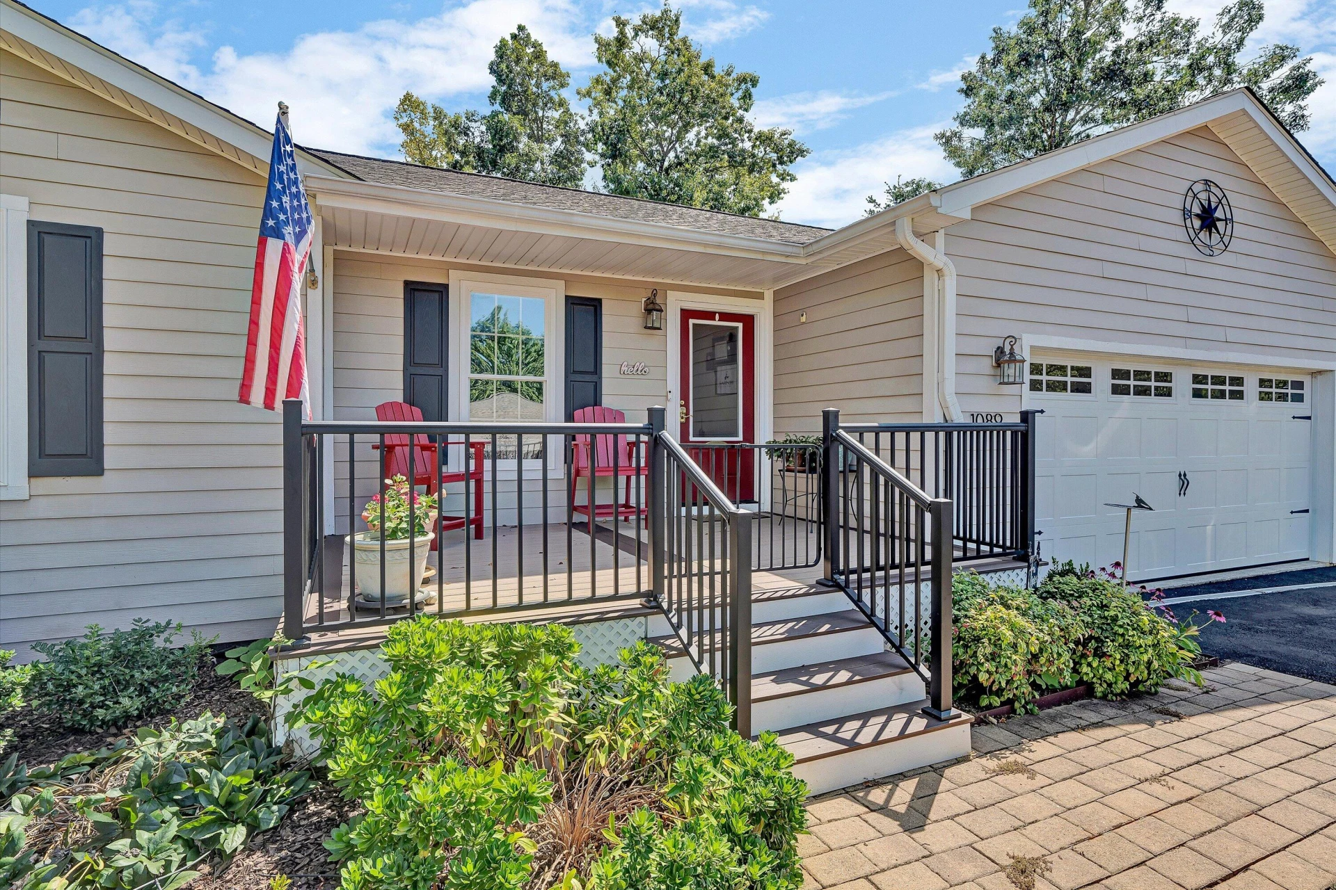 1089 Marie DR - Photo 3