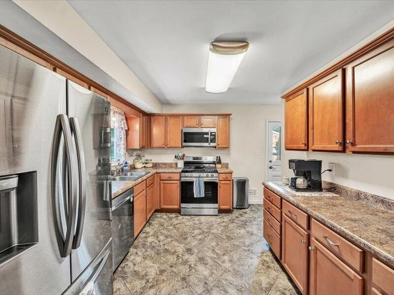 611 E Augusta AVE - Photo 8