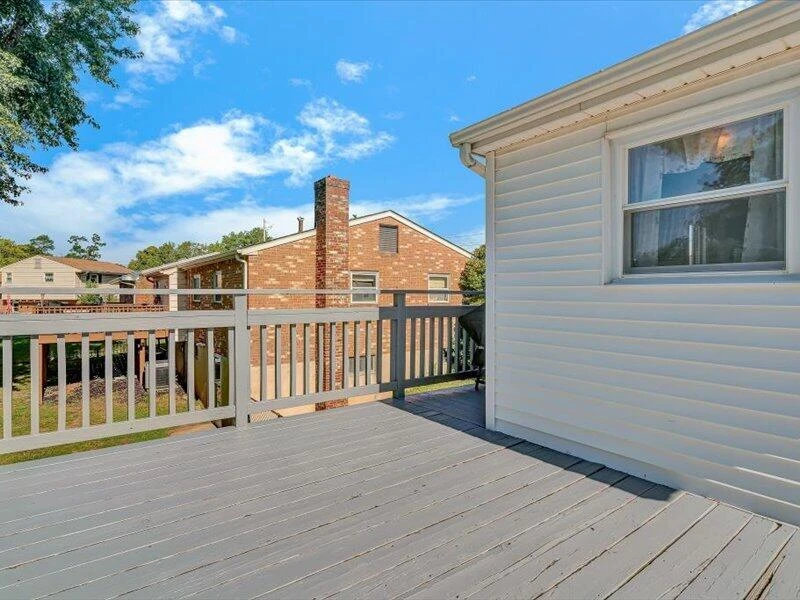 611 E Augusta AVE - Photo 14