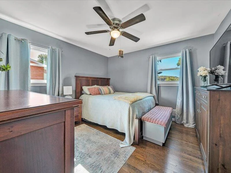 611 E Augusta AVE - Photo 17