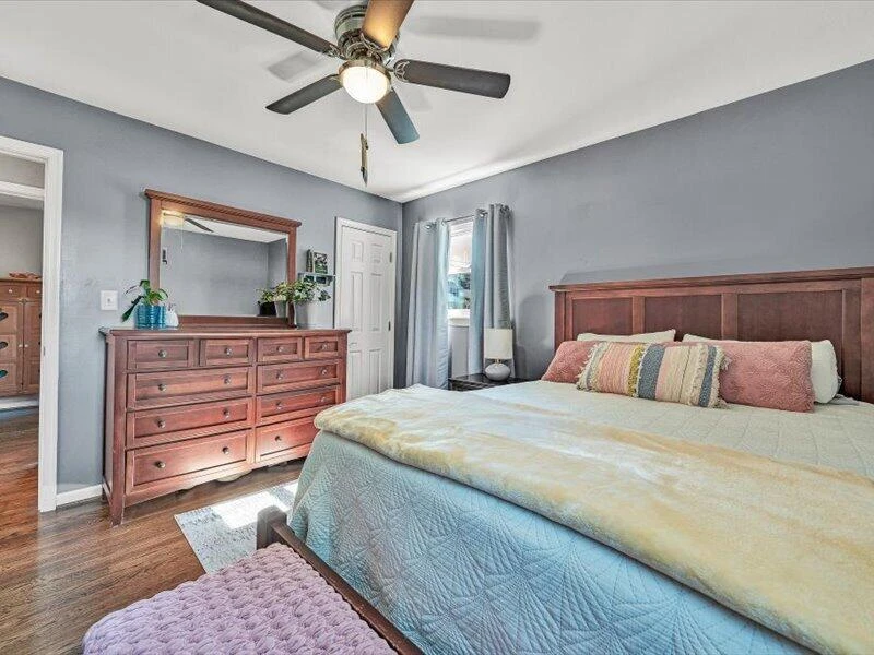 611 E Augusta AVE - Photo 18