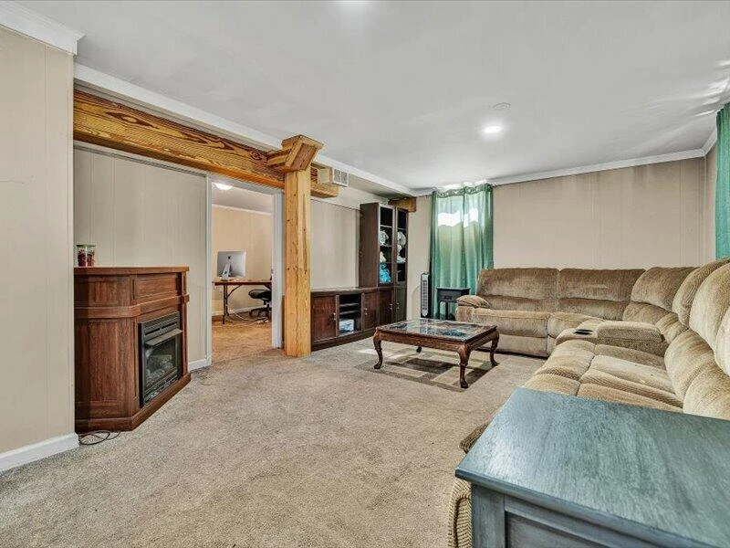 611 E Augusta AVE - Photo 20
