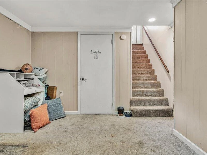 611 E Augusta AVE - Photo 22