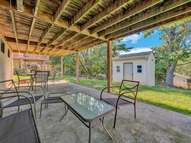 611 E Augusta AVE - Photo 24