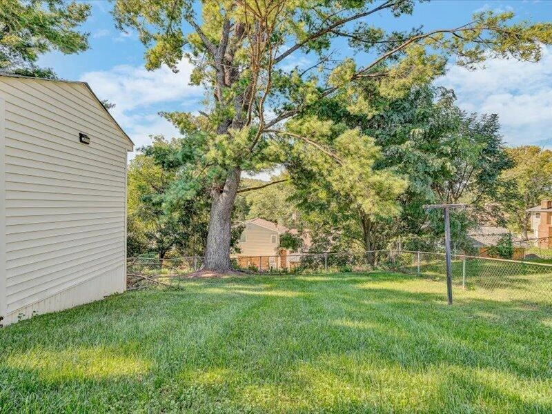 611 E Augusta AVE - Photo 26
