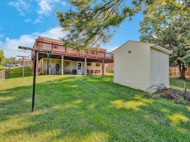 611 E Augusta AVE - Photo 27