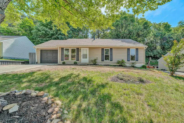 4727 Horseman DR NE